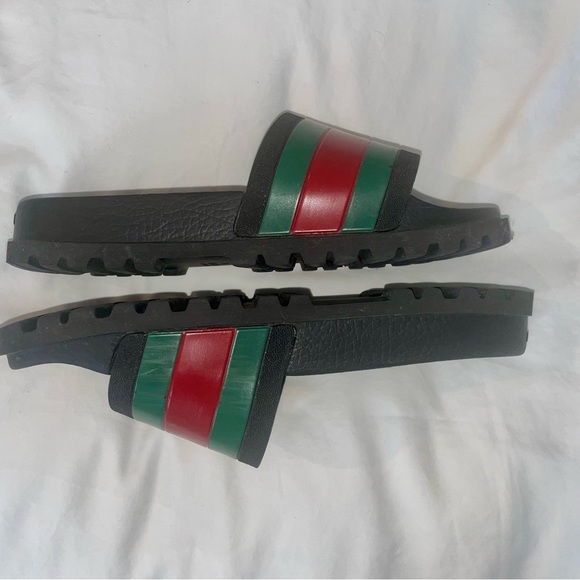 MEN'S GUCCI WEB RUBBER SLIDE SANDAL - Picture 8 of 8